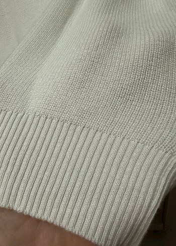 Nisan Marka Yaprak Desenli V Yaka Kalın Askılı Bluz - Görsel 8