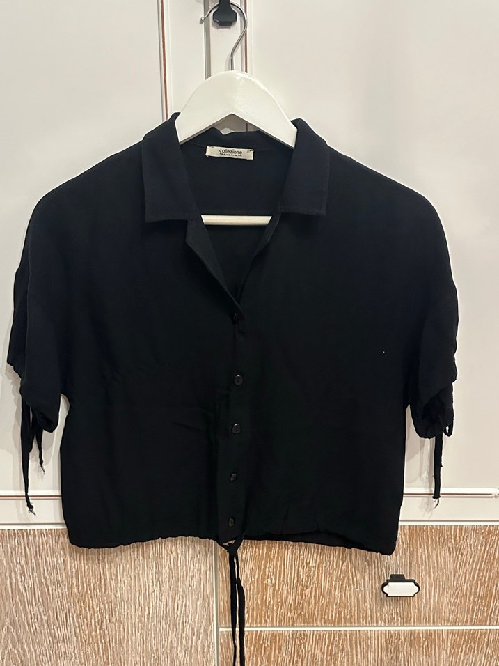 Collezione Kısa Kollu İp Detaylı Siyah Bluz/Gömlek - Görsel 2