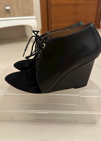 Nine West Deri Süet Bağcıklı Bot - Görsel 3