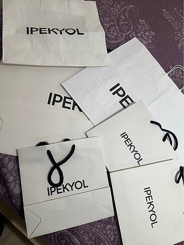 Beden İpekyol Logolu Karton Çantalar