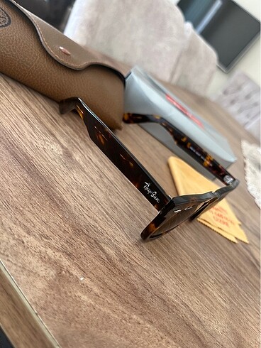  Beden Rayban gözlük