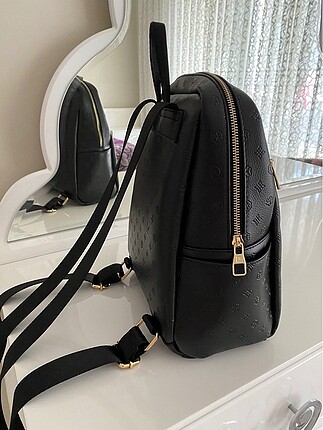 Beden Pierre cardin sırt çantası sıfır
