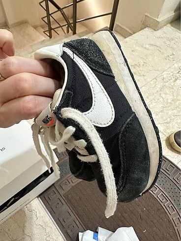 22 Beden siyah Renk Nike ayakkabı