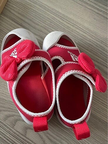 24 Beden Adidas minnie sandalet