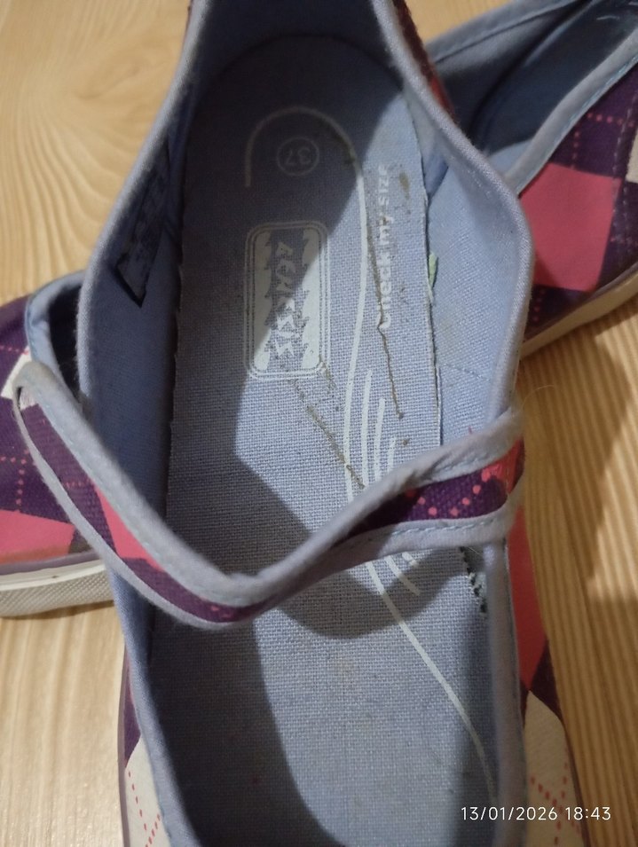 Mor Ekoseli Spor Ayakkabı - Görsel 2