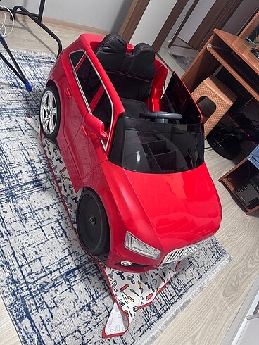 Audi akülü araba