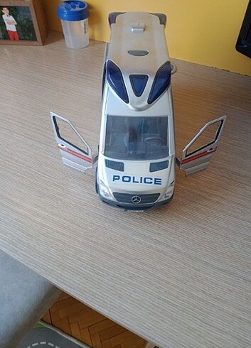 Polis arabası 