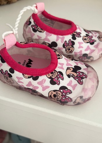 Kız Çocuk Minnie Mouse Kaydırmaz Terlik