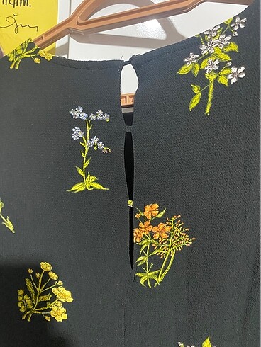m Beden siyah Renk H&M çiçekli elbise