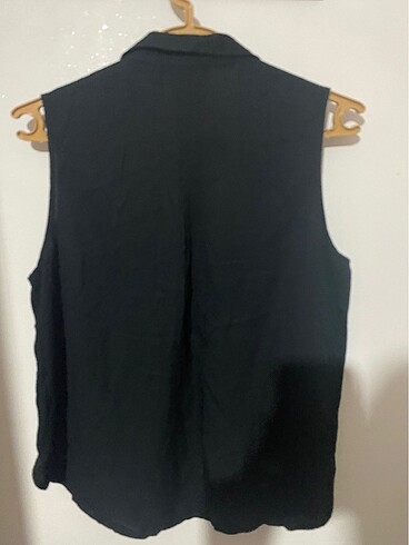 m Beden Bershka kolsuz siyah gömlek