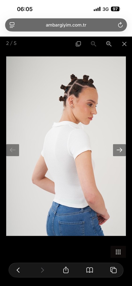 Beyaz V Yaka kaskorse Tişört - Görsel 2