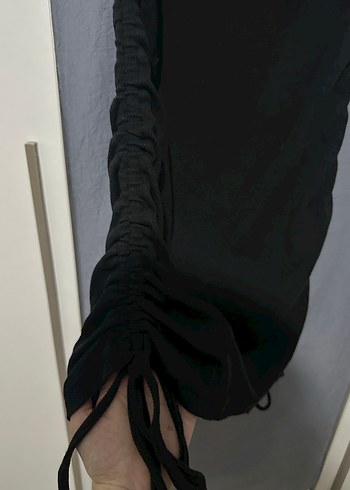 Siyah yanları büzgülü kısa kollu örme Kadın mini Elbise - Görsel 4