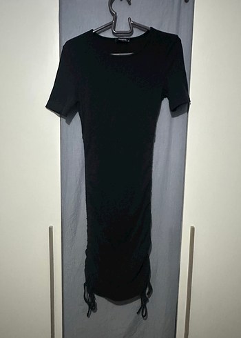 Siyah yanları büzgülü kısa kollu örme Kadın mini Elbise - Görsel 2