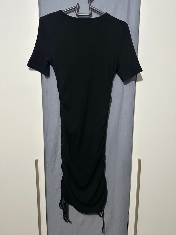 Siyah yanları büzgülü kısa kollu örme Kadın mini Elbise - Görsel 3