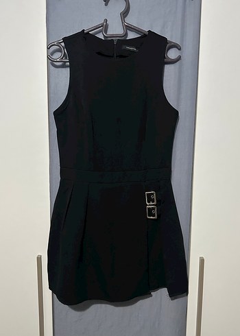 Siyah Mini şort etekli kemer deraylı dokuma tulum Elbise - Görsel 9