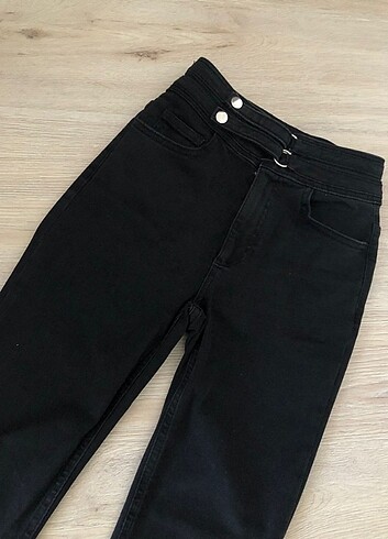 Siyah jeans