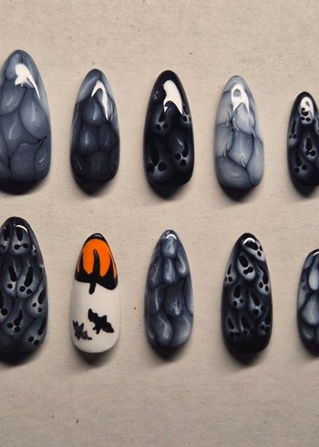 Siyah Desenli Jel Takma Tırnak - Görsel 2