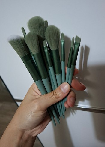 Real Techniques Pastel Yeşil Makyaj Fırça Seti