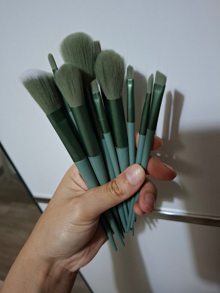 Pastel Yeşil Makyaj Fırça Seti - Görsel 2
