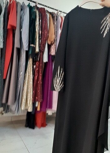 44 Beden siyah Renk Uzun işlemeli elbise 