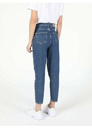 Colin's mom fit jean