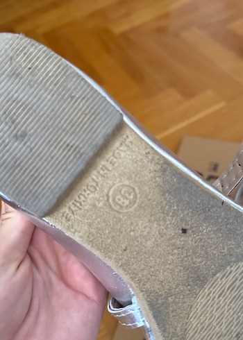 LC Waikiki Gümüş Tokalı Kadın Babet