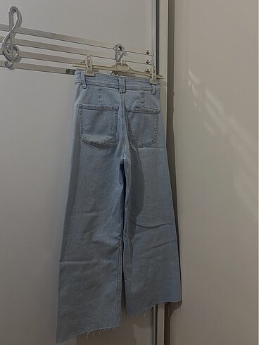 34 Beden Stradivarius jean