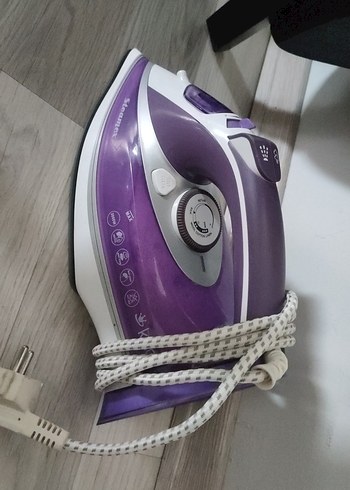 Mor ve Gri Buharlı Ütü