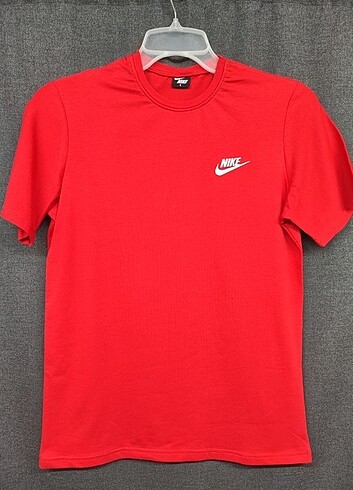 Kırmızı Nike tişört 