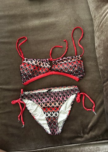 Kırmızı Bağcıklı Bohem Desenli Bikini