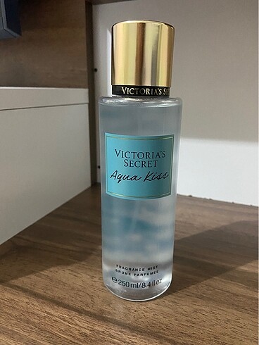 victoria?s secret aqua kiss