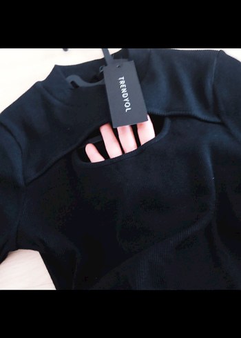 l Beden Siyah Kadın pencere yaka detayli body