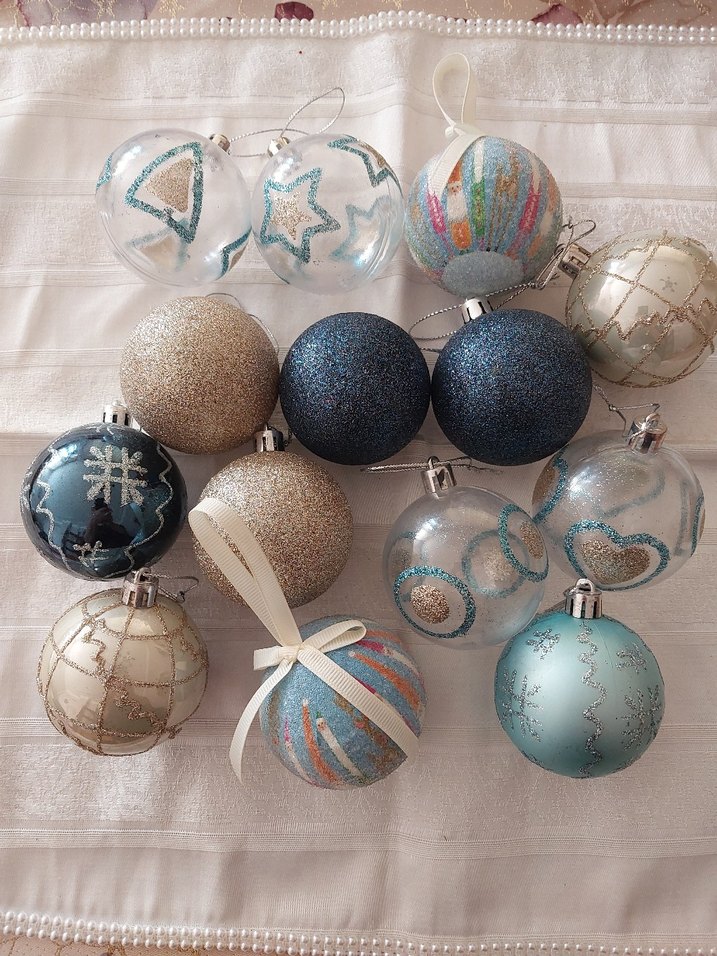 Parlak ve Desenli Yılbaşı Süs Topları - Görsel 3