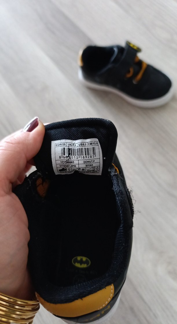 Erkek Çocuk Siyah Batman Baskılı Spor Ayakkabı - Görsel 4