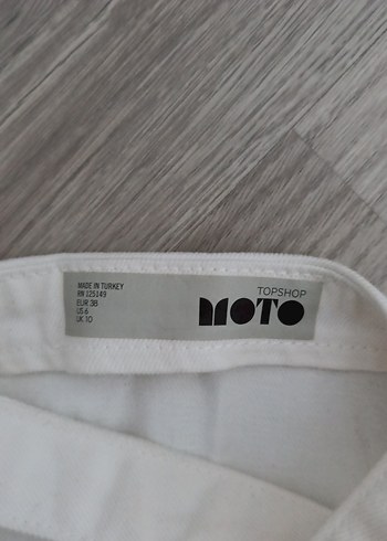 Düğmeli Beyaz Kadın Bustiyer - Görsel 2