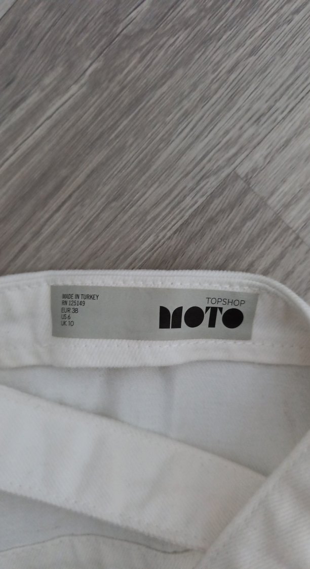 Düğmeli Beyaz Kadın Bustiyer - Görsel 2