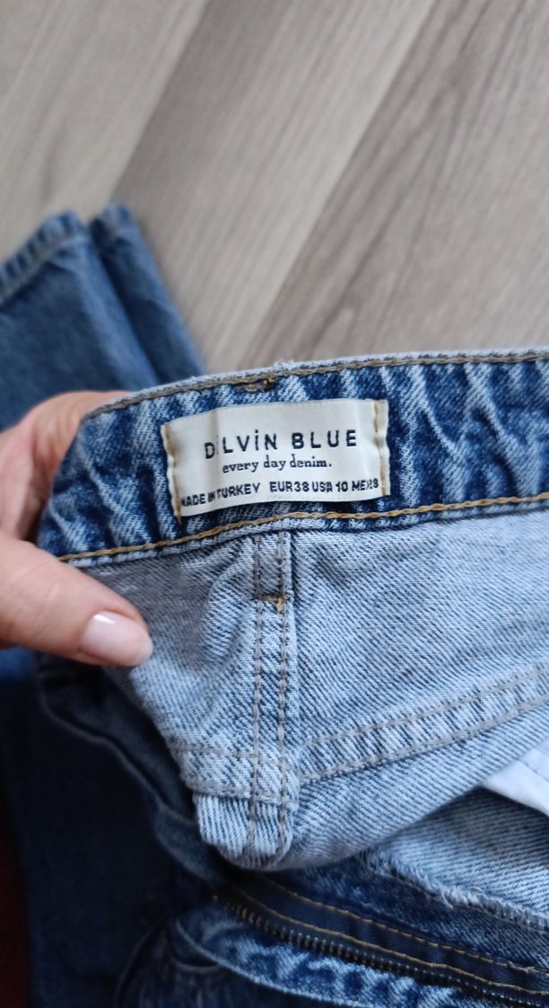 Düğmeli Rahat Kesim Mavi Midi Kot Pantolon - Görsel 2