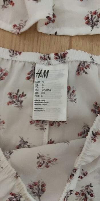 H&M Gecelik