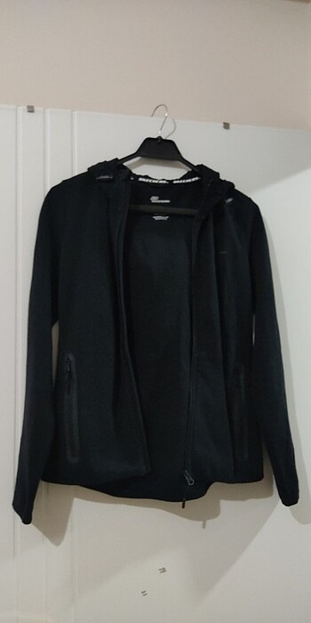 Kapşonlu fermuarlı sweatshirt 