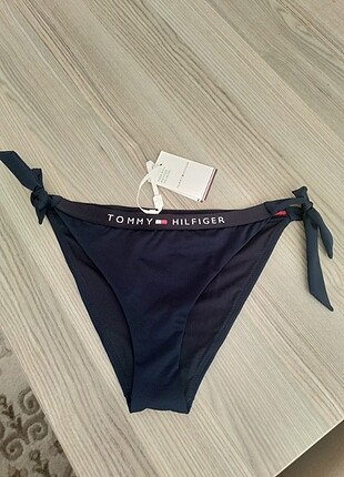 Tommy Hilfiger orjinal lacivert bayan bikini altı S beden 