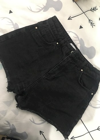 28 Beden Siyah Mini Denim Şort - Fitted Kesim
