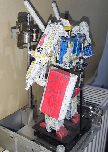  Beden El Yapımı Gundam Robotu