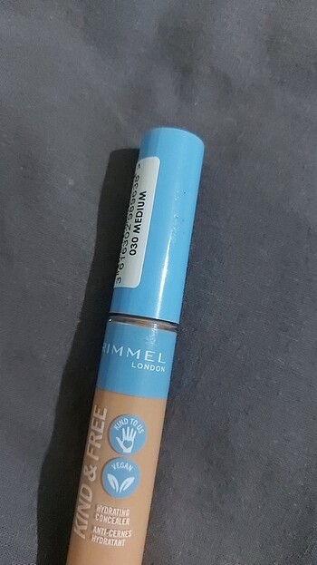 Rimmel London kapatici medium 030