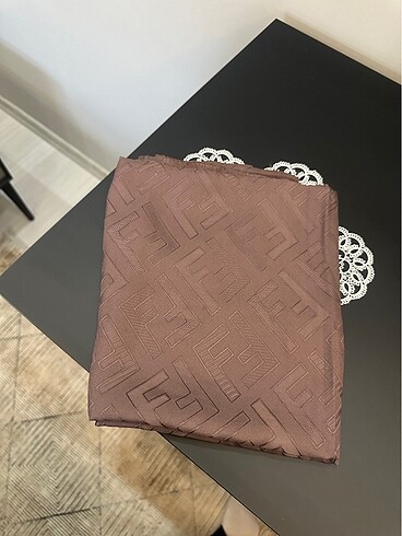 Fendi şal
