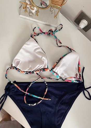 Penti Renkli Bağcıklı Bikini Takımı
