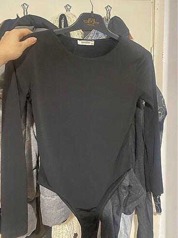 Çıtçıtlı siyah body