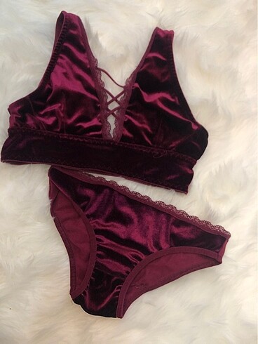 Bralet takım