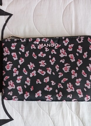Mango Makyaj çantası 