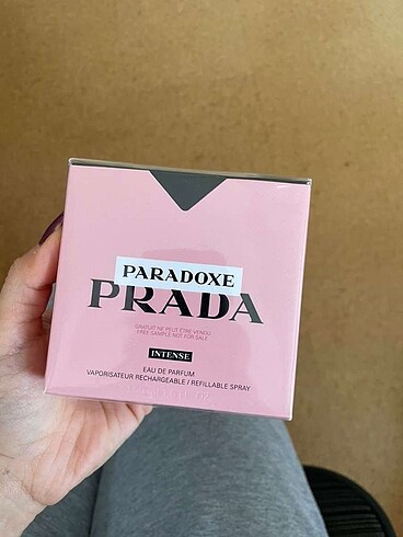 Prada paradoxe lüks parfüm sıfır paketinde