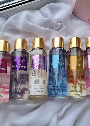 Victoria secret en virak spreyler bare vanilla velvet petals